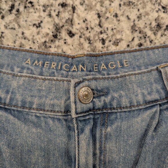 AMERICAN EAGLE Mom Shorts 14 Light Wash Vintage-Look Pleated Front 90's Mom - Picture 5 of 9